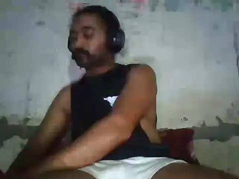 Snapshot of Parm_randhawa chatting on 06-14-26, 04:53 Parm randhawa online show from 06-14-26, 04:53