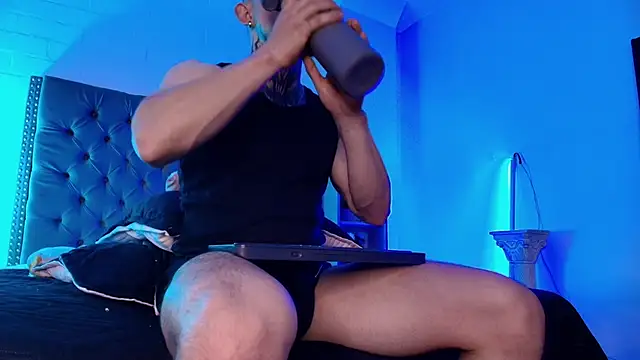 Dallas Whitee online show from 05-02-26, 08:03