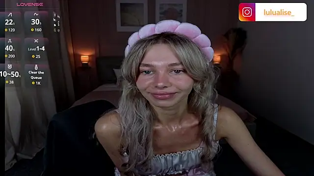 Snapshot of LuluAlis chatting on 06-11-26, 02:48 LuluAlis online show from 06-11-26, 02:48