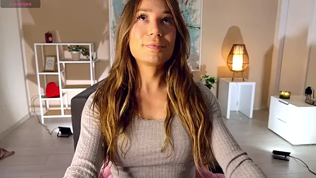 Snapshot of TSGisele chatting on 05-19-26, 03:02 TSGisele online show from 05-19-26, 03:02