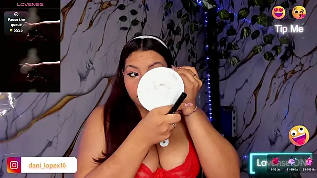 Snapshot of daniela_lopez1 chatting on 05-21-26, 04:08 daniela lopez1 online show from 05-21-26, 04:08