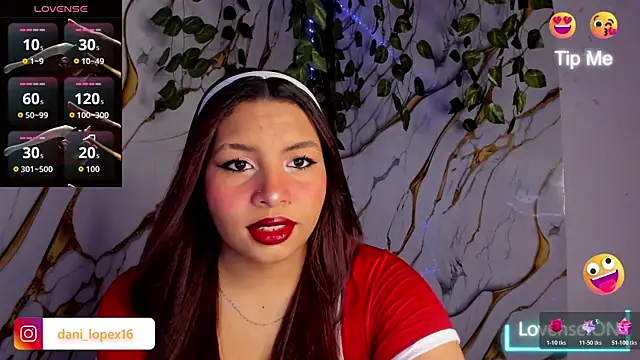 Snapshot of daniela_lopez1 chatting on 06-15-26, 04:04 daniela lopez1 online show from 06-15-26, 04:04