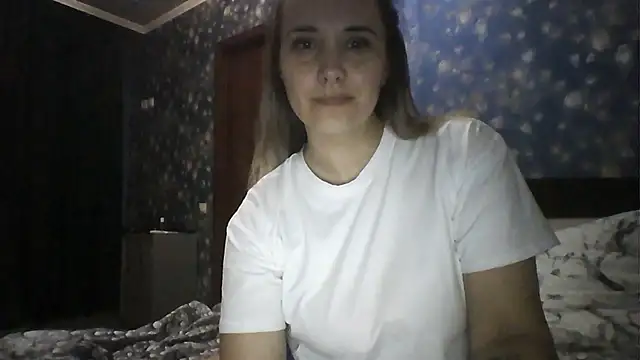 Snapshot of Alisa07qw chatting on 05-11-26, 04:26 Alisa07qw online show from 05-11-26, 04:26