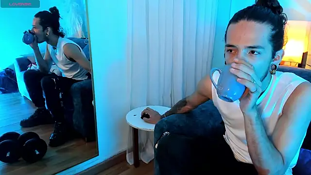 Skinny Mac online show from 04-12-26, 02:33