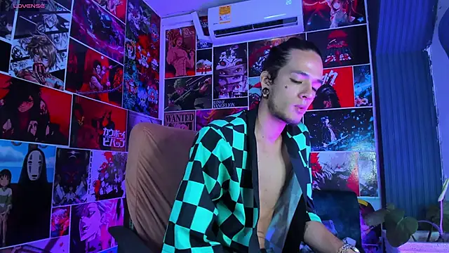 Snapshot of Skinny_Mac chatting on 05-14-26, 12:28 Skinny Mac online show from 05-14-26, 12:28