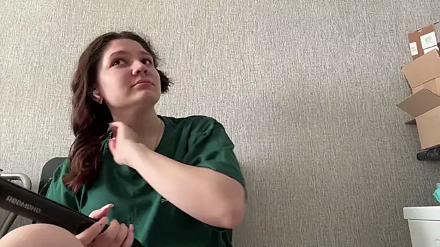 Emmiebutwihu online show from 04-09-26, 01:05