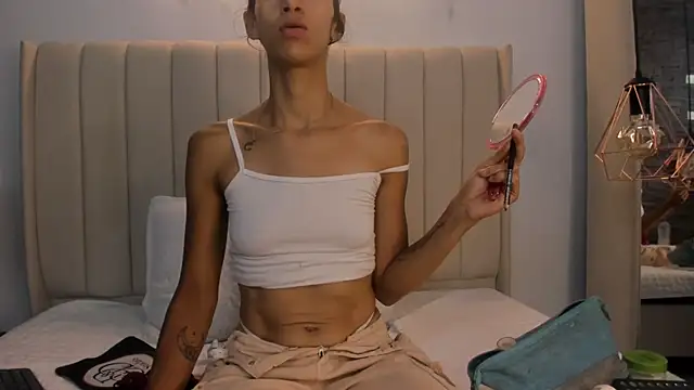 Abril Castroo online show from 04-10-26, 11:59