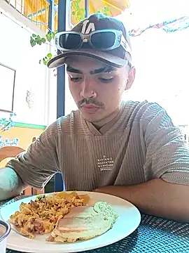 NicoKinggs  online show from 04-18-26, 03:49