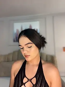 Bella-Ferrer online show from 04-15-26, 07:58