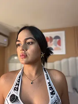 Bella-Ferrer online show from 04-17-26, 06:33