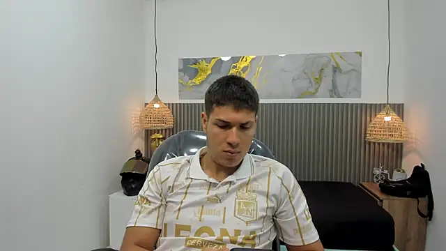 Snapshot of AlessandroFranco chatting on 05-16-26, 01:21 AlessandroFranco online show from 05-16-26, 01:21
