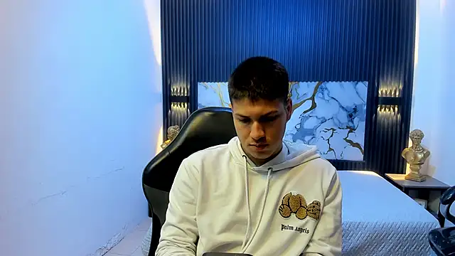 Snapshot of AlessandroFranco chatting on 05-28-26, 01:19 AlessandroFranco online show from 05-28-26, 01:19