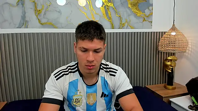 Snapshot of AlessandroFranco chatting on 07-15-26, 12:43 AlessandroFranco online show from 07-15-26, 12:43