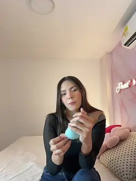 Snapshot of Adalyn_Cute chatting on 05-14-26, 11:39 Adalyn Cute online show from 05-14-26, 11:39