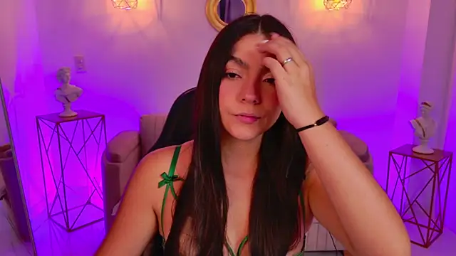 Snapshot of Gia_Capri chatting on 06-17-26, 03:09 Gia Capri online show from 06-17-26, 03:09