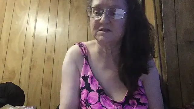 Snapshot of milfmichelle69 chatting on 05-20-26, 01:34 milfmichelle69 online show from 05-20-26, 01:34