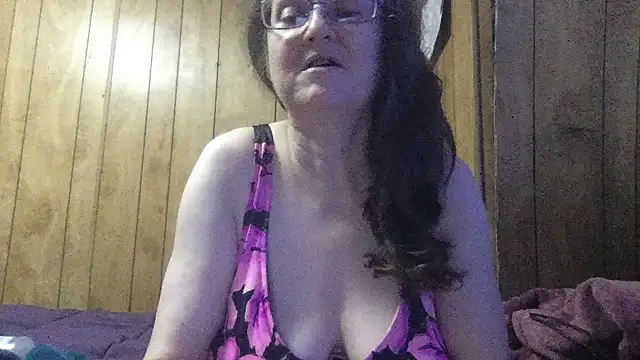 Snapshot of milfmichelle69 chatting on 06-06-26, 02:16 milfmichelle69 online show from 06-06-26, 02:16
