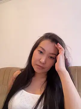 yumiXO online show from 03-17-26, 08:28