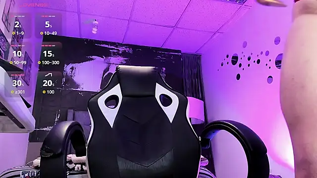 liam scoot  online show from 03-26-26, 05:24