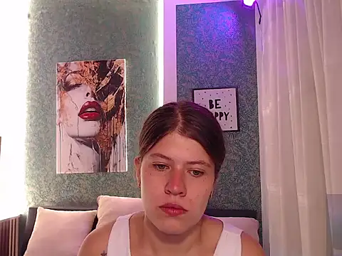 Moonna linnda online show from 03-31-26, 01:33