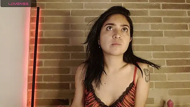 Snapshot of sweet-little chatting on 05-23-26, 01:48 sweet-little online show from 05-23-26, 01:48