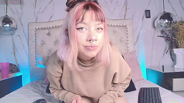 Lickpink1 online show from 04-11-26, 03:55