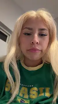 Snapshot of mxmxee chatting on 04-23-26, 03:19 mxmxee online show from 04-23-26, 03:19