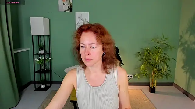 LeticiaRomano online show from 06-19-26, 04:06