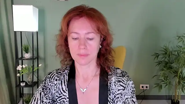 LeticiaRomano online show from 07-06-26, 03:58