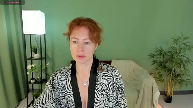 LeticiaRomano online show from 07-07-26, 06:47