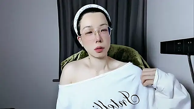 Snapshot of lin_lin_520_520 chatting on 05-01-26, 04:11 lin lin 520 520 online show from 05-01-26, 04:11