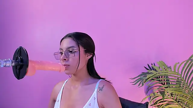 Lia owenss online show from 04-12-26, 06:57