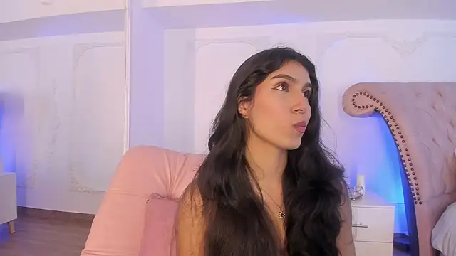 LucianaBlanco  online show from 06-25-26, 08:35