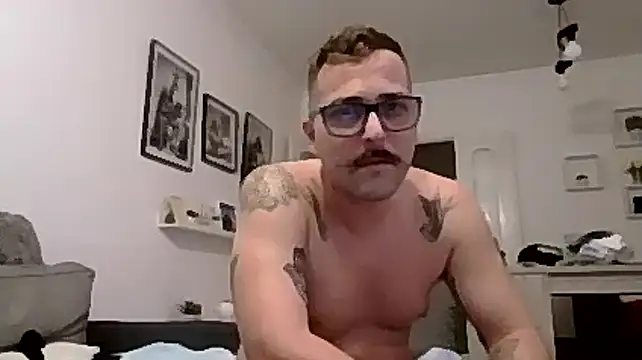 Snapshot of yanick931 chatting on 05-31-26, 11:50 yanick931 online show from 05-31-26, 11:50
