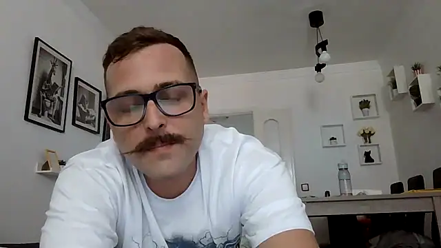 Snapshot of yanick931 chatting on 06-01-26, 04:09 yanick931 online show from 06-01-26, 04:09