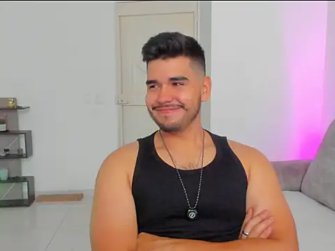 LatinBeardCali online show from 03-19-26, 01:04