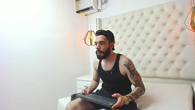 JEAN LEWIS2 online show from 04-23-26, 08:33