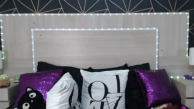 Snapshot of SamanthaMarcus chatting on 04-16-26, 10:34 SamanthaMarcus online show from 04-16-26, 10:34
