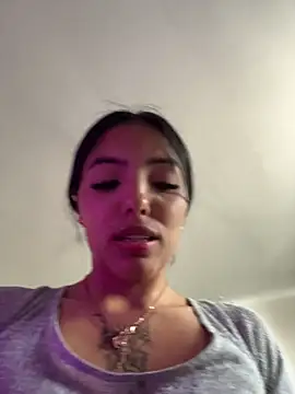 sylphiee  online show from 03-26-26, 05:29