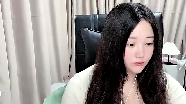 Snapshot of sisibaby20266 chatting on 04-24-26, 01:46 sisibaby20266 online show from 04-24-26, 01:46