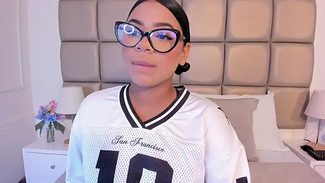 lilly williamss online show from 04-25-26, 03:20