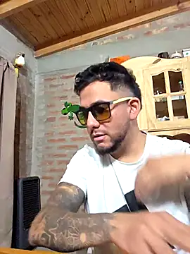Snapshot of Omar90sala chatting on 07-14-26, 02:05 Omar90sala online show from 07-14-26, 02:05