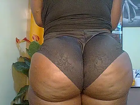 Snapshot of PantiesQueenOfAsses001 chatting on 05-14-26, 05:25 PantiesQueenOfAsses001 online show from 05-14-26, 05:25