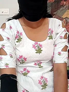 Snapshot of Telugucouple1431 chatting on 04-15-26, 05:25 Telugucouple1431 online show from 04-15-26, 05:25
