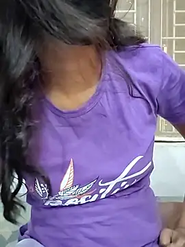 Snapshot of Telugucouple1431 chatting on 04-26-26, 04:59 Telugucouple1431 online show from 04-26-26, 04:59
