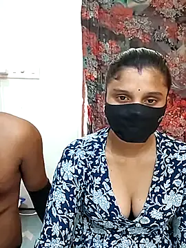 Snapshot of Telugucouple1431 chatting on 06-14-26, 09:22 Telugucouple1431 online show from 06-14-26, 09:22