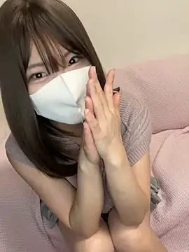 Snapshot of ichigonoiichan chatting on 05-18-26, 12:07 ichigonoiichan online show from 05-18-26, 12:07