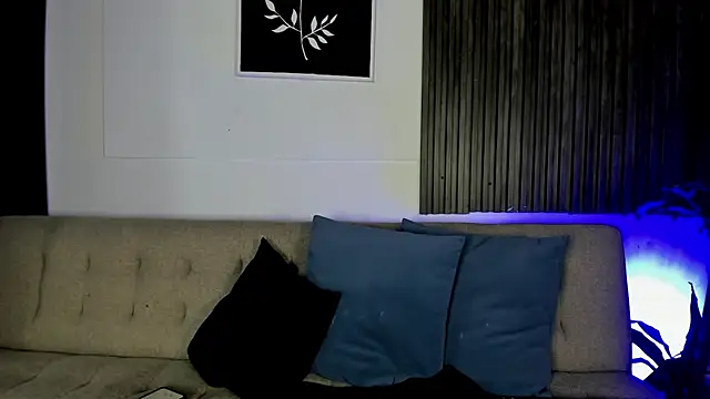 Safiro Evans online show from 04-22-26, 01:34