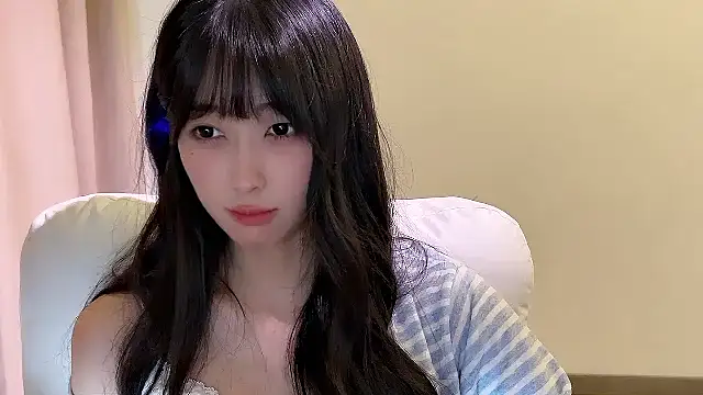 xiaooyee online show from 04-09-26, 01:49