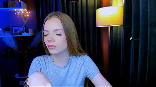 Snapshot of maddy_moah chatting on 04-20-26, 04:48 maddy moah online show from 04-20-26, 04:48